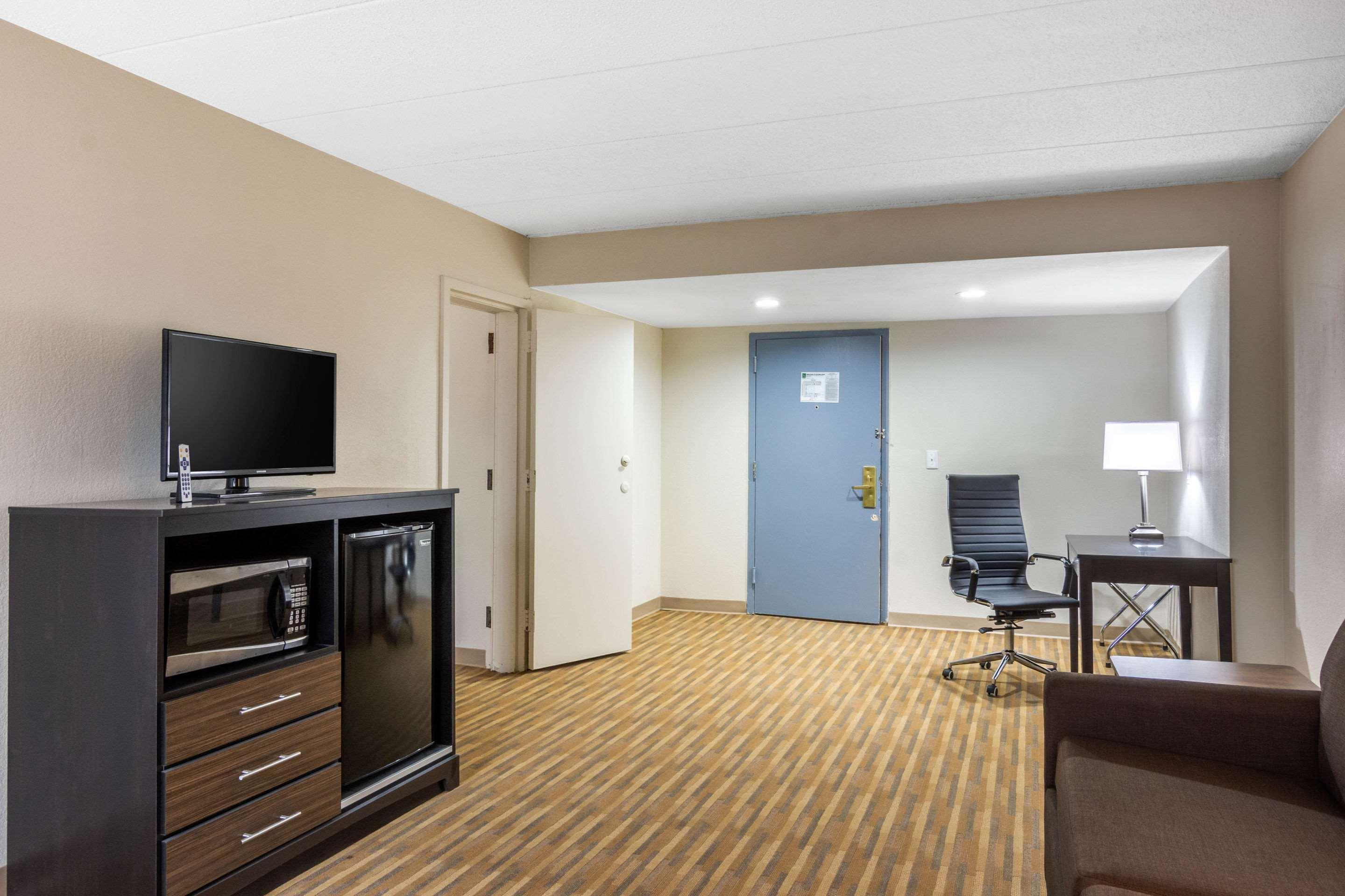 City Studios Inn & Suites Ruther Glen Exterior photo