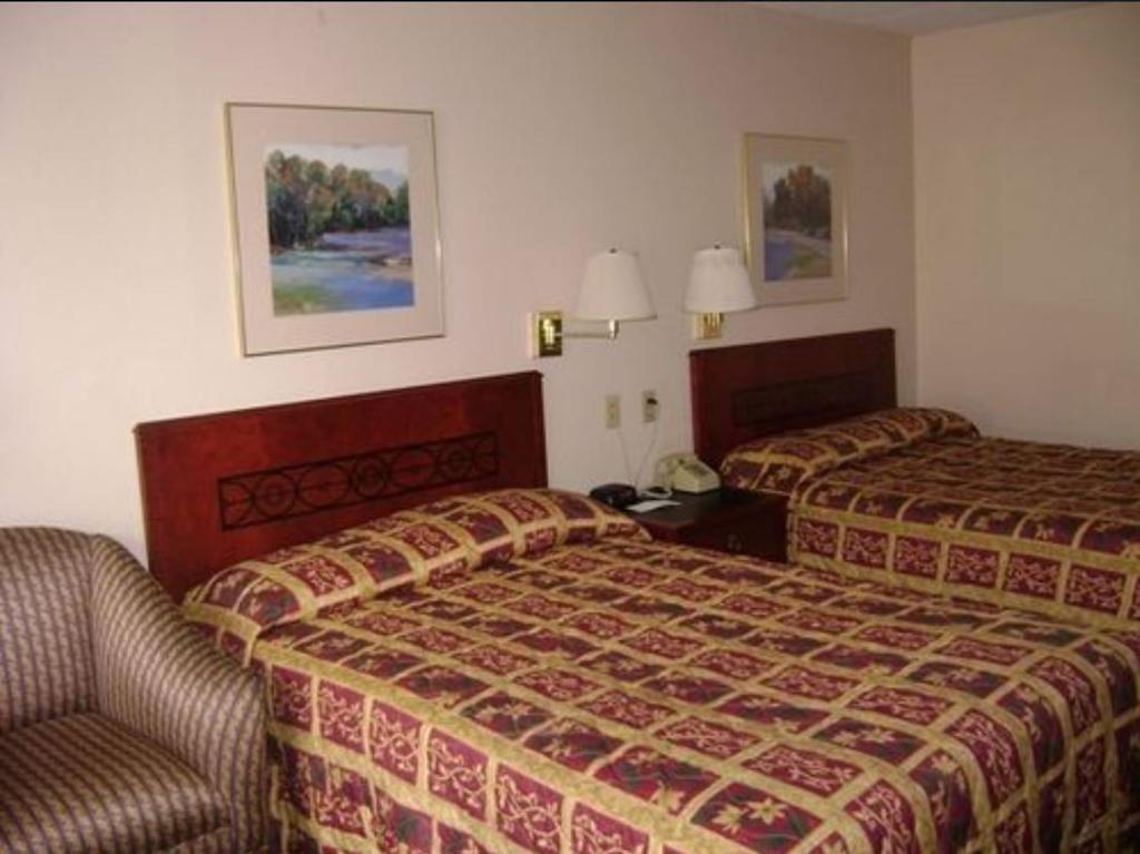 City Studios Inn & Suites Ruther Glen Room photo